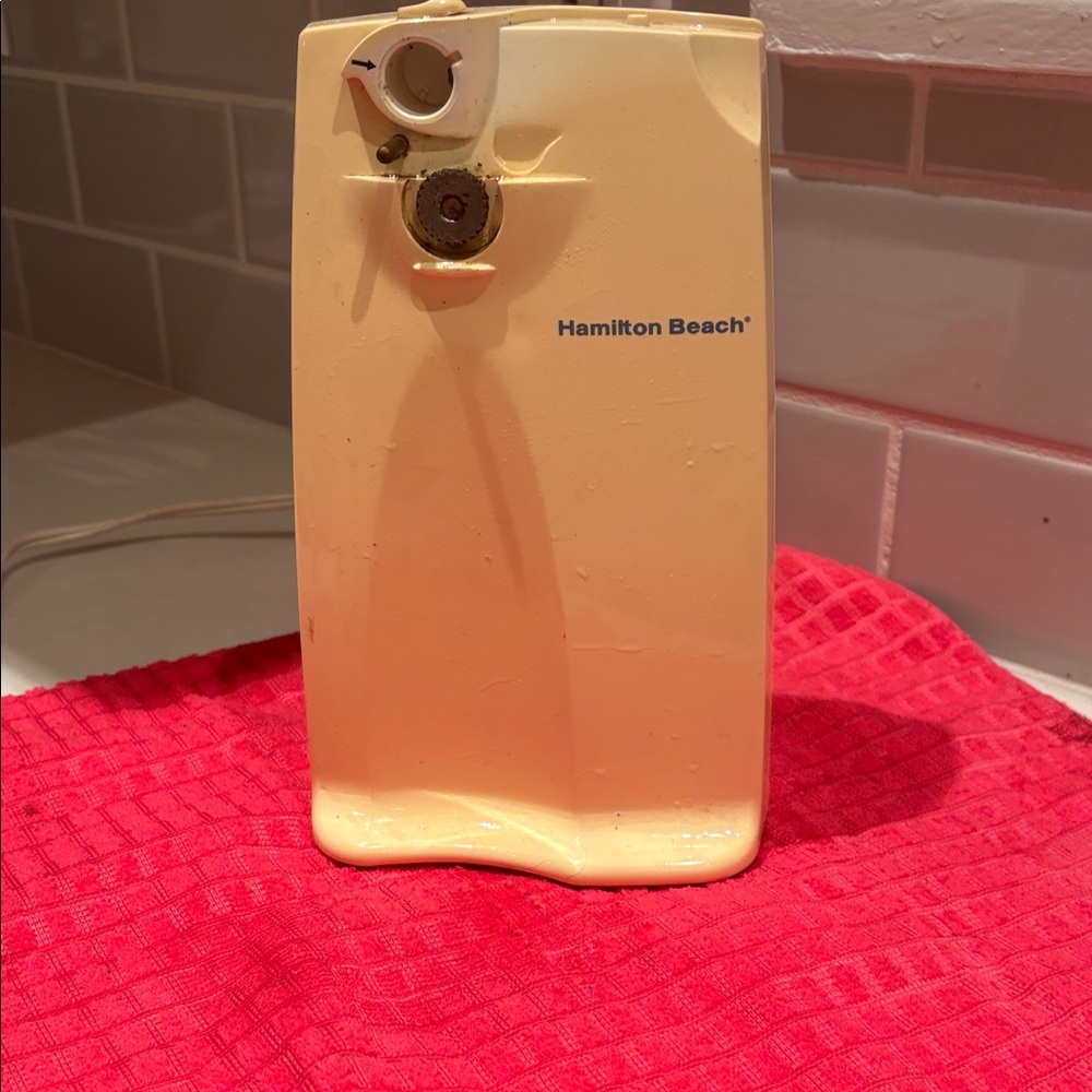 Hamilton Beach Yellow Can Opener